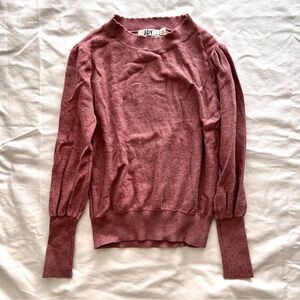 Scalloped‎ sweater